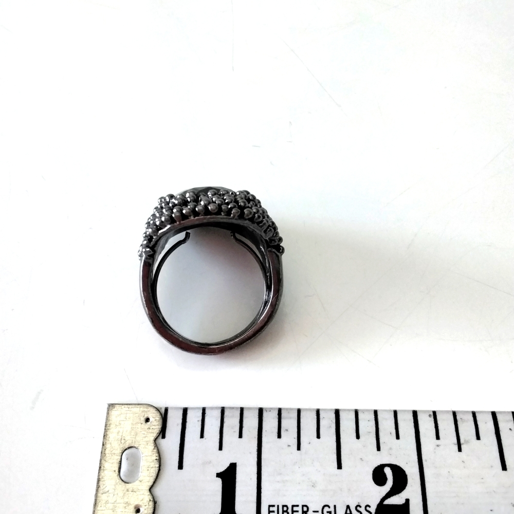 Large Onyx statement ring - Picture 9 of 9